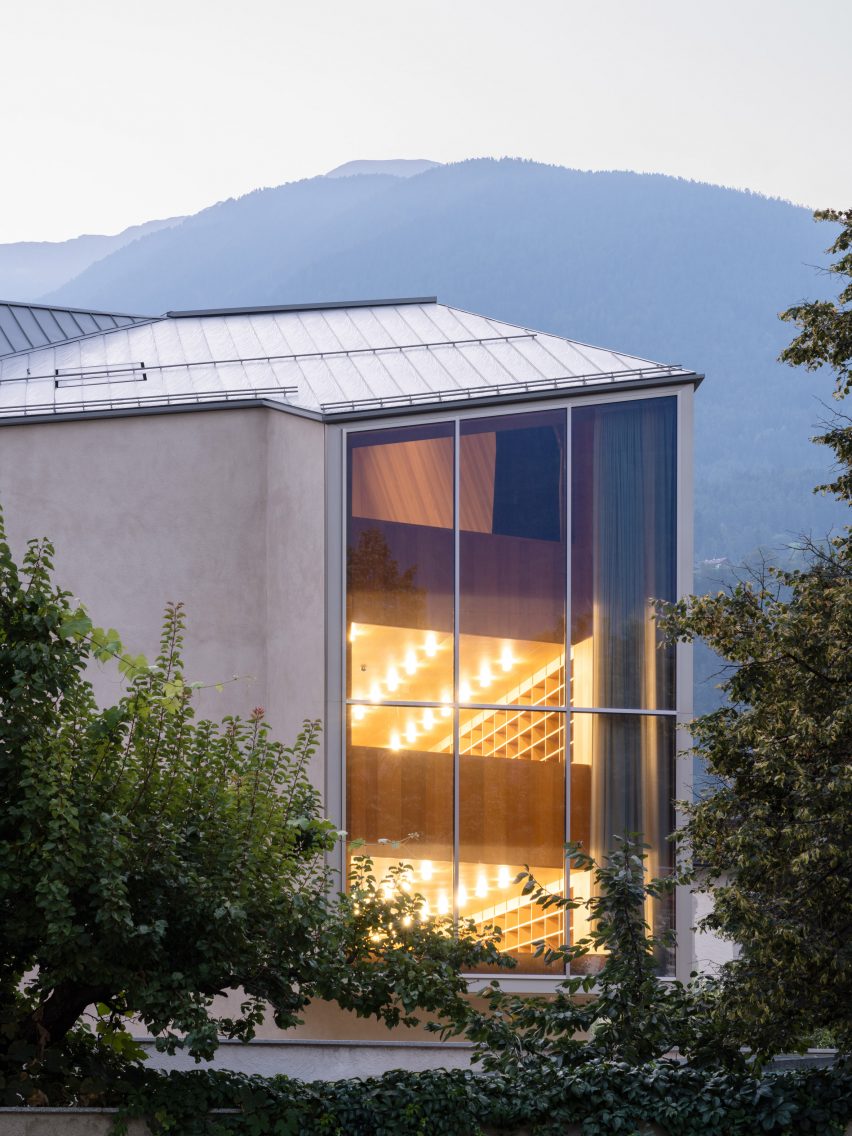 Carlana Mezzalira Pentimalli designs library in Italy blending "ancient and contemporary"