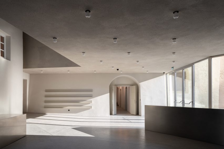 Carlana Mezzalira Pentimalli designs library in Italy blending "ancient and contemporary"