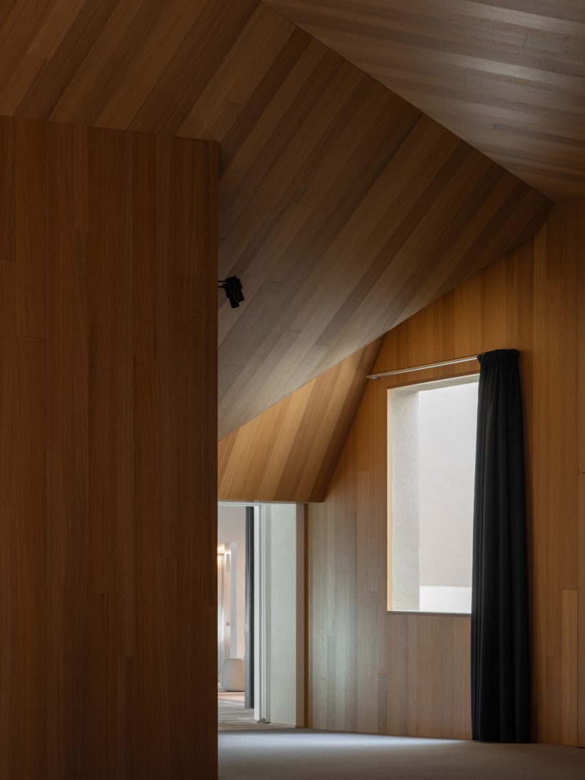 Carlana Mezzalira Pentimalli designs library in Italy blending "ancient and contemporary"