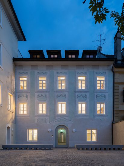 Image of a former civic building at Brixen Public Library