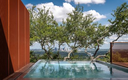 Cantilevered deck overlooking Austin, Texas