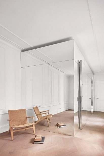 Mirrored boxes