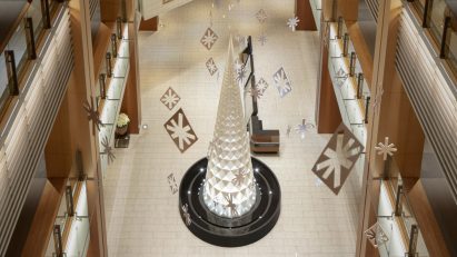 Nendo Christmas tree in Tokyo shopping centre