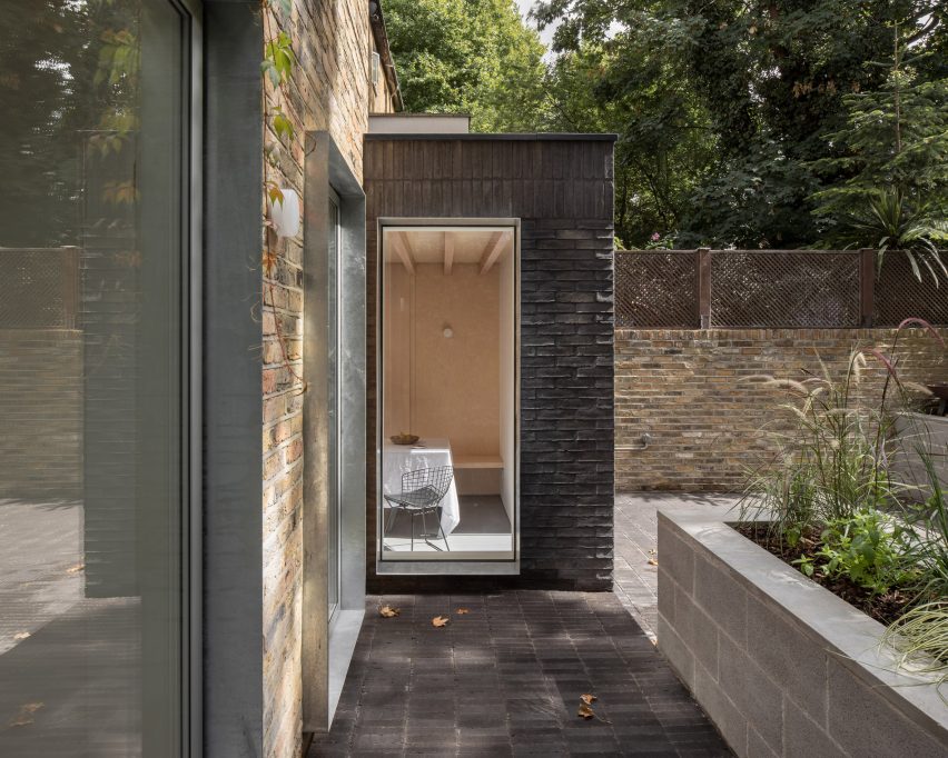 Exterior of DB Apartment by Studio Hallett Ike
