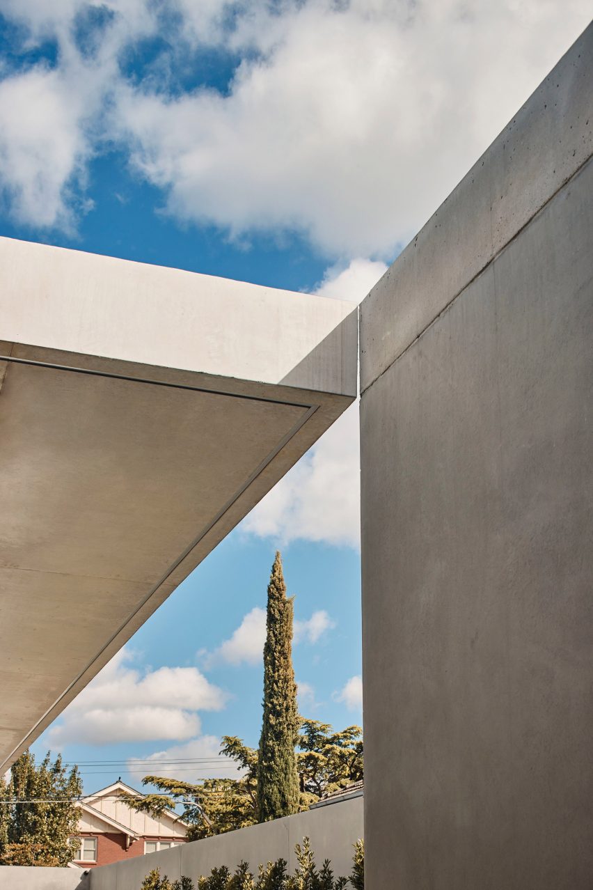 Exterior of The Courtyard Residence by FGR Architects