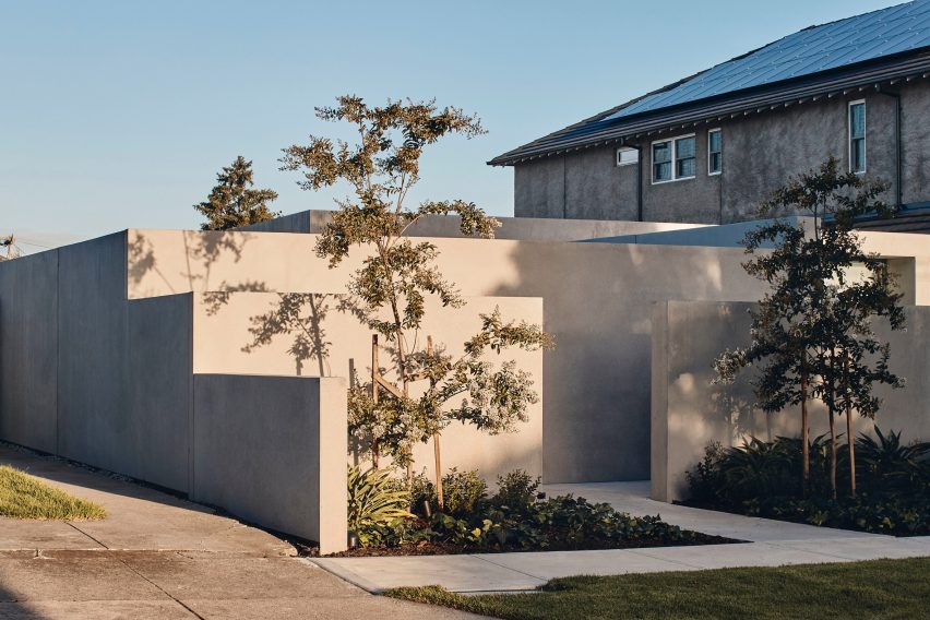 Exterior of The Courtyard Residence by FGR Architects