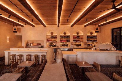 Arched niches behind Portuguese stone bar