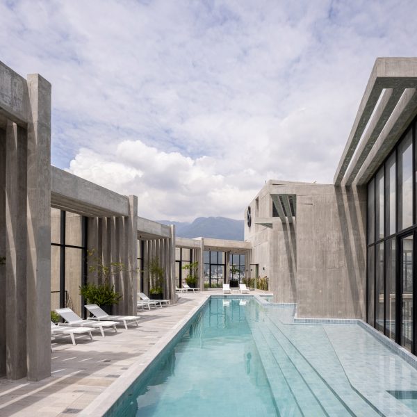 Roof terrace with swimming pool