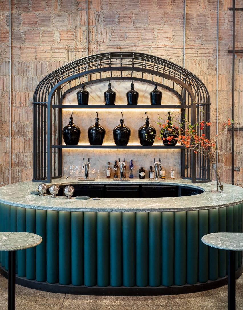 Circular bar