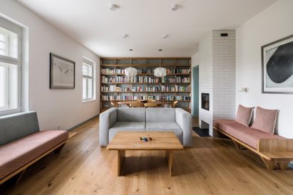 Living room at Under The Top house by No Architects