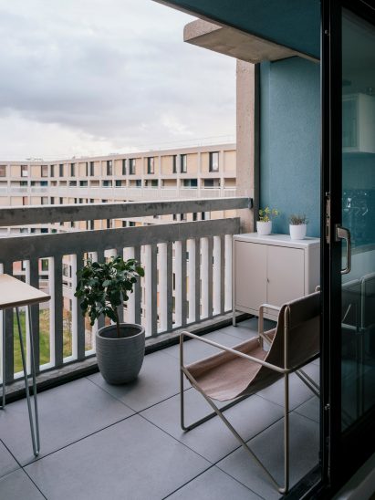 Balcony with concrete balustrade