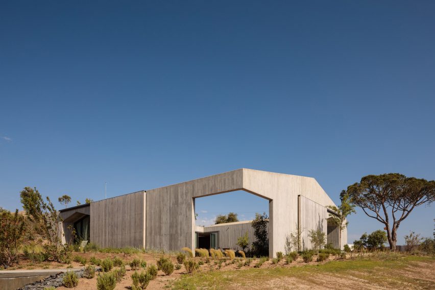 Pateos houses by Manuel Aires Mateus