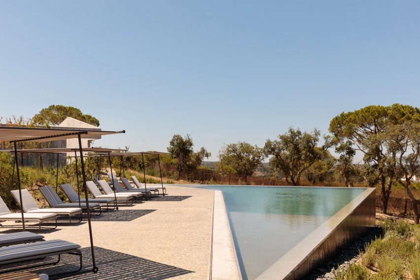 Pool in Pateos houses by Manuel Aires Mateus