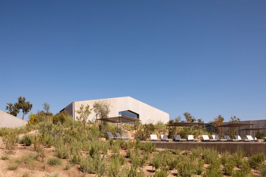 Exterior of Pateos houses by Manuel Aires Mateus