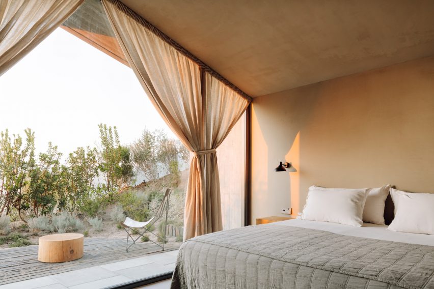 Bedroom in Pateos houses by Manuel Aires Mateus