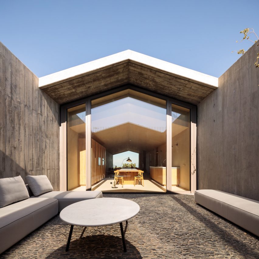 Courtyard at Pateos houses by Manuel Aires Mateus