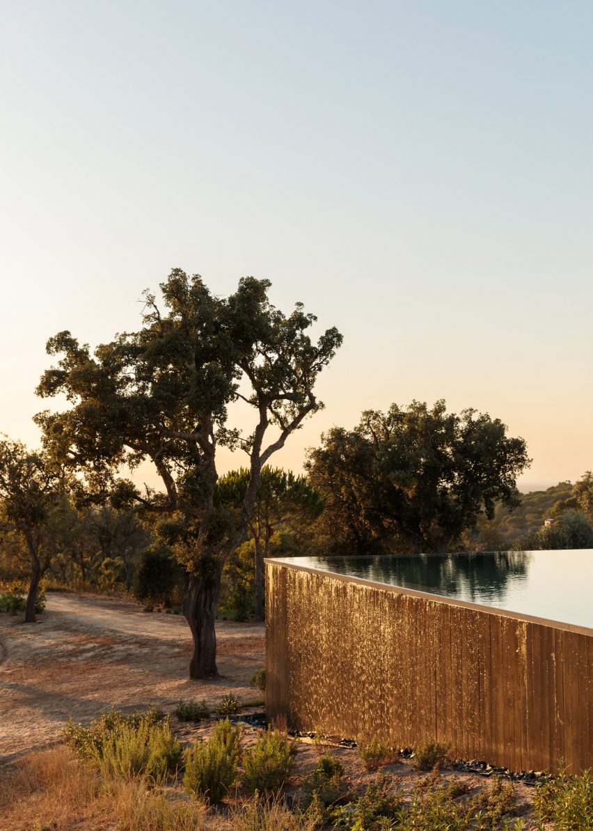 Pateos houses by Manuel Aires Mateus