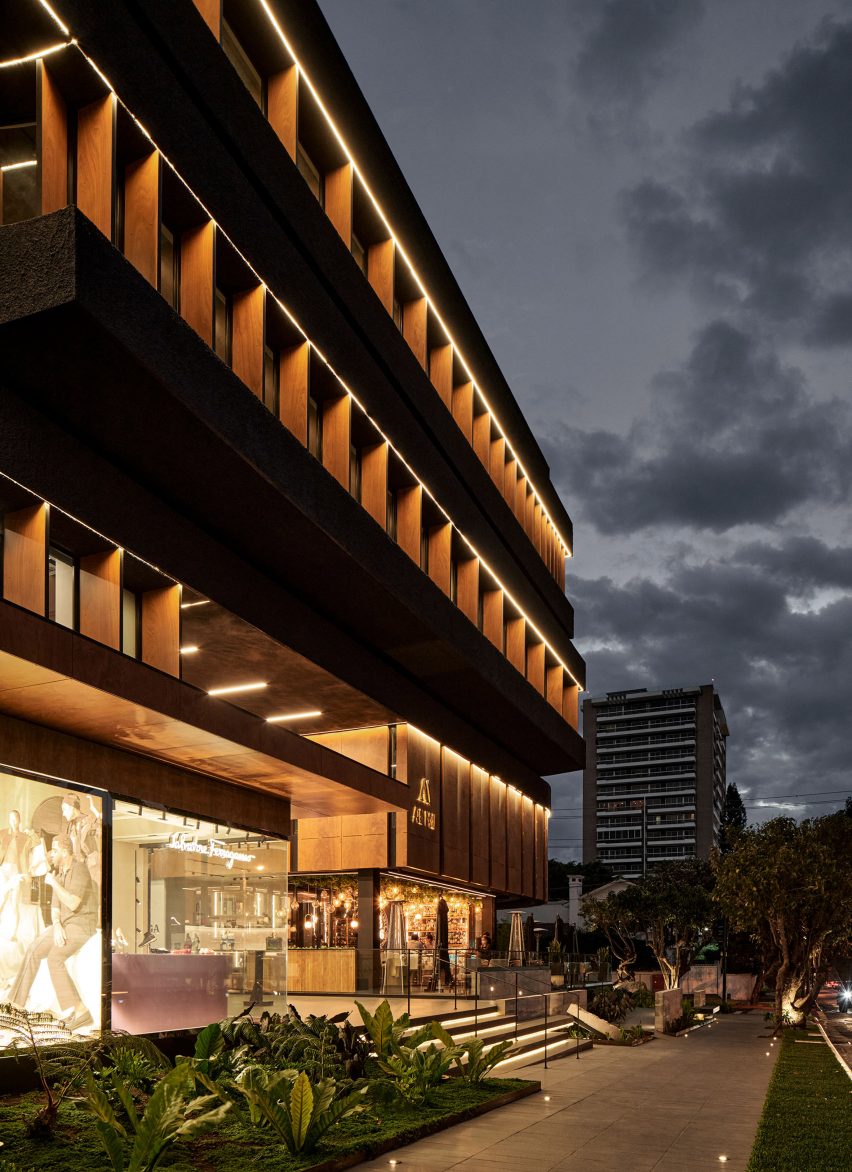 AEME building by Paz Arquitectura