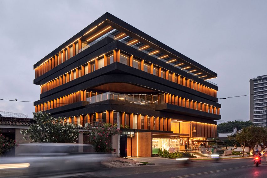 AEME building by Paz Arquitectura
