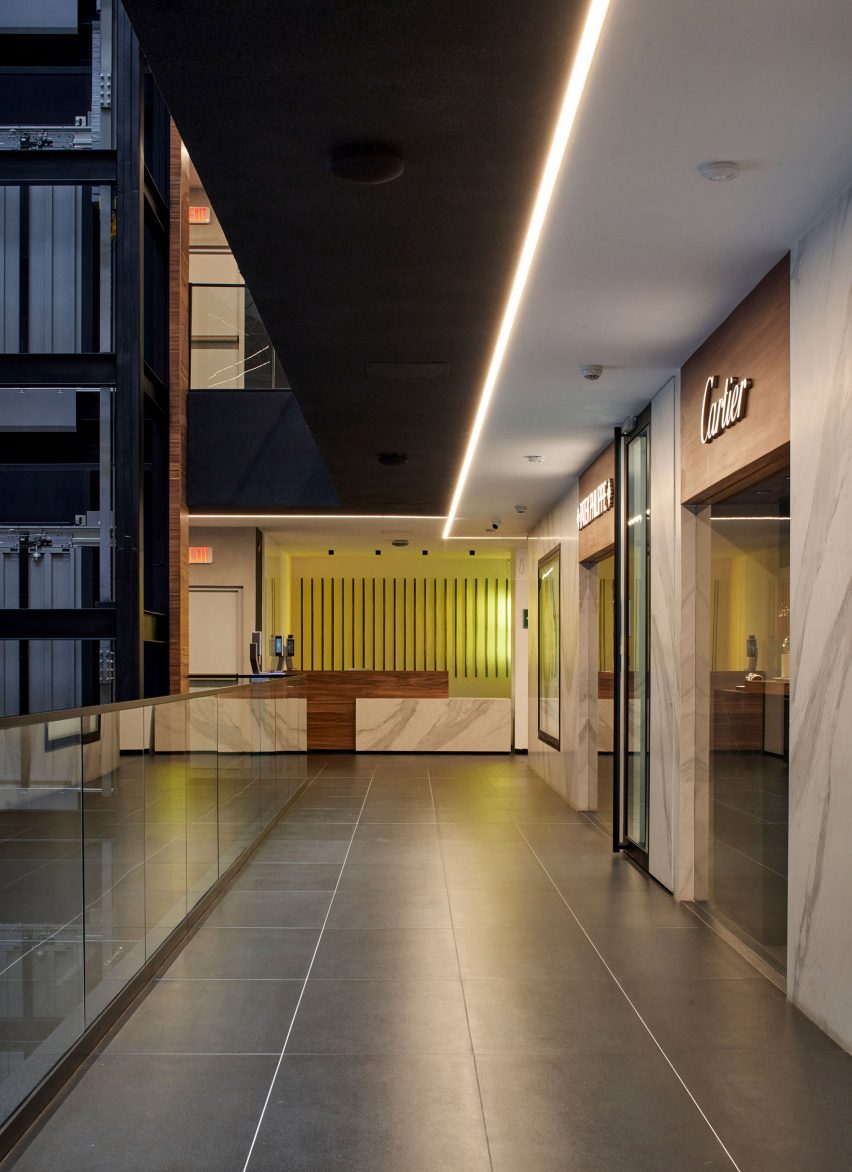 AEME building by Paz Arquitectura