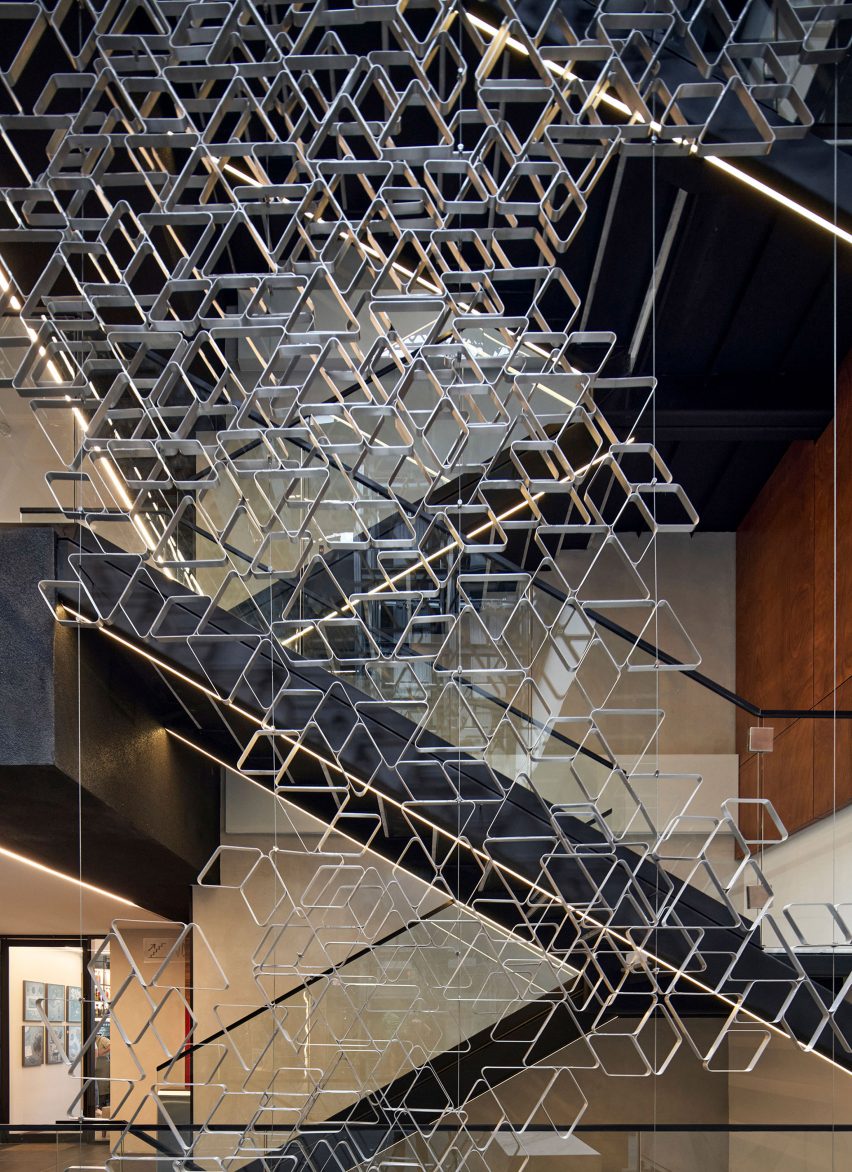 AEME building by Paz Arquitectura
