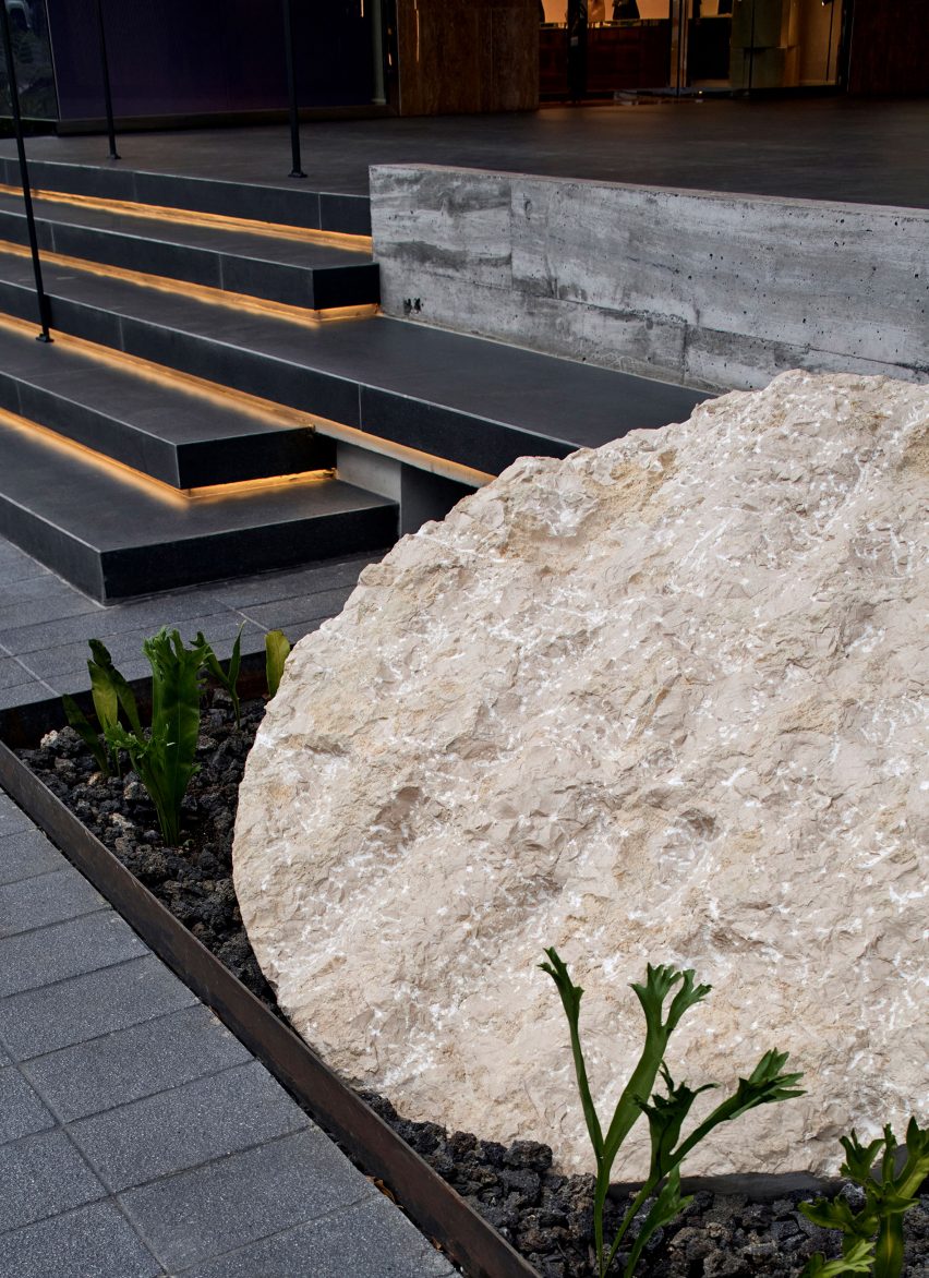 AEME building by Paz Arquitectura
