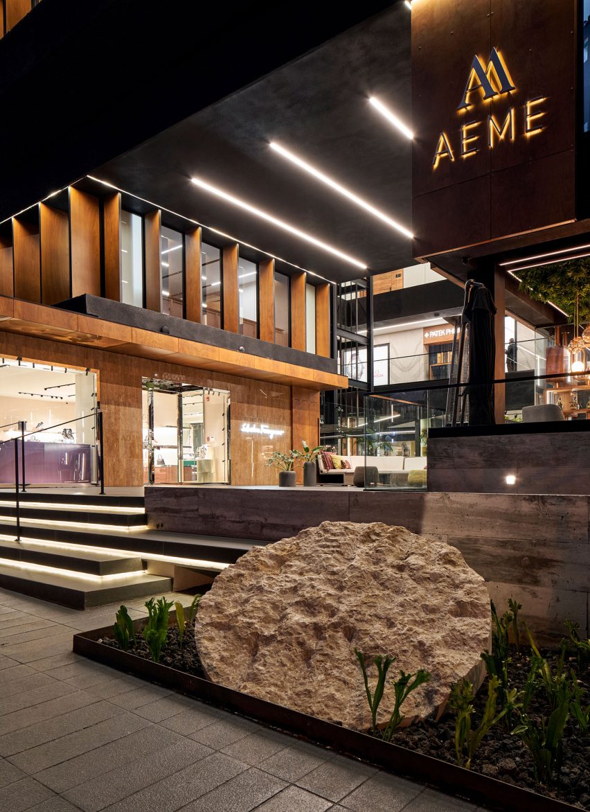 AEME building by Paz Arquitectura