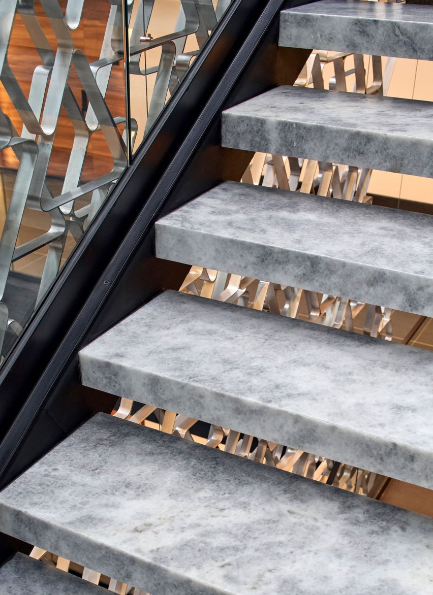AEME building by Paz Arquitectura