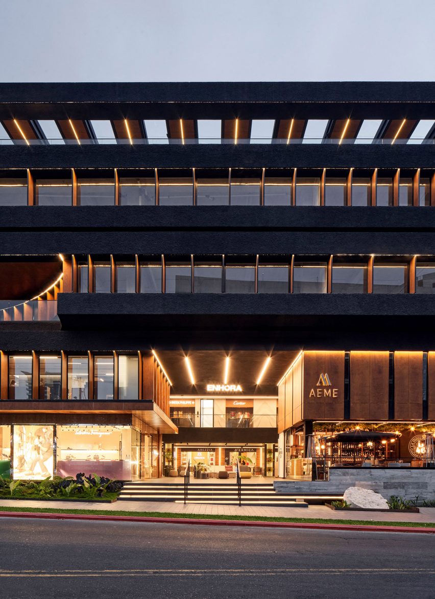 AEME building by Paz Arquitectura