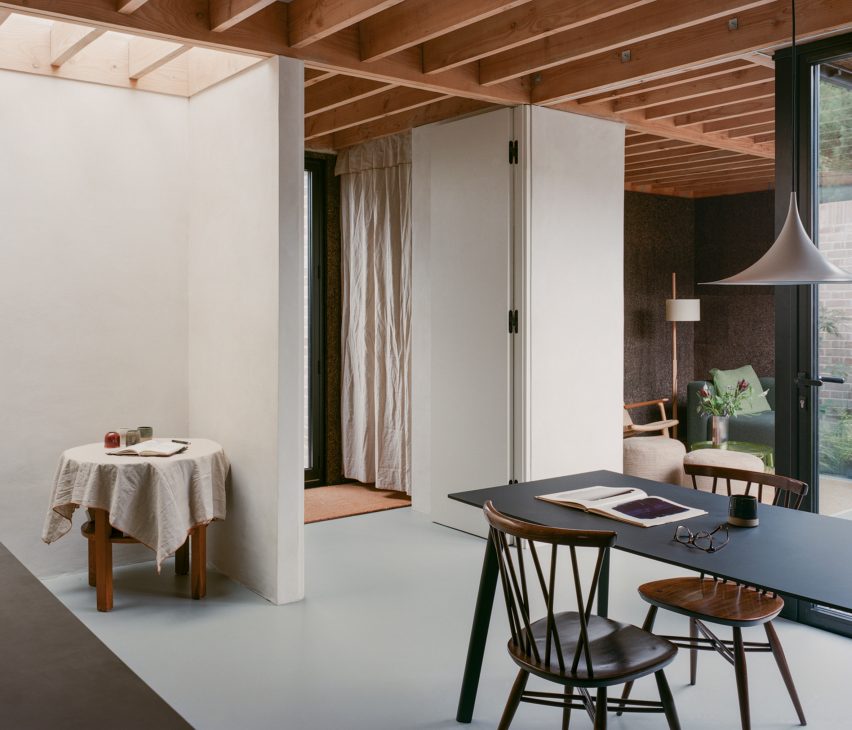 Polysmiths designs "beautifully sustainable" London house featuring cork-lined living spaces
