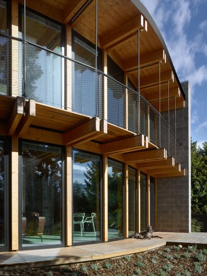 Image of the facade of House that Opens up to the Sun