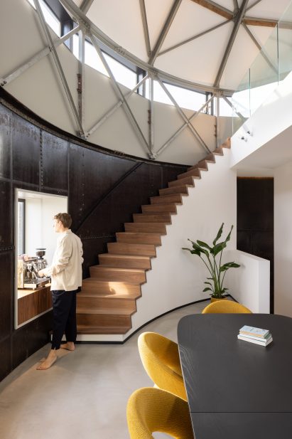 Interior of Amsterdamsestraatweg water tower apartment in Utrecht