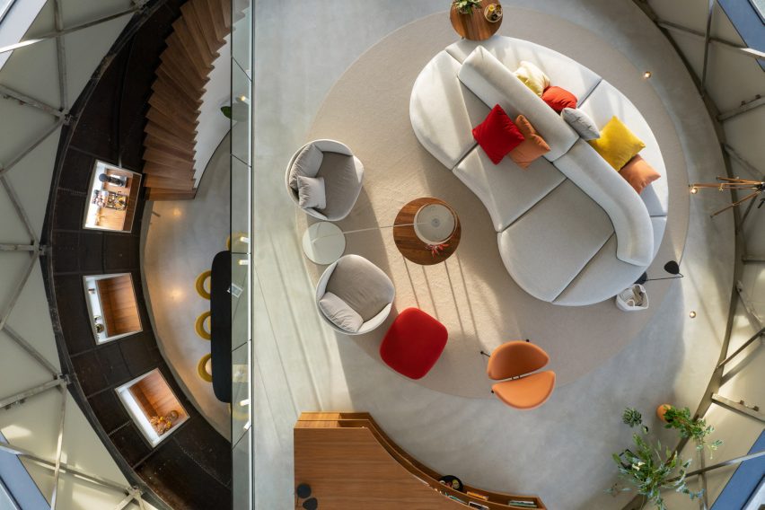 Amsterdamsestraatweg water tower renovation by Zecc Architecten