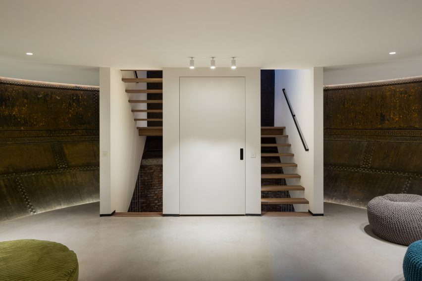Amsterdamsestraatweg water tower renovation by Zecc Architecten