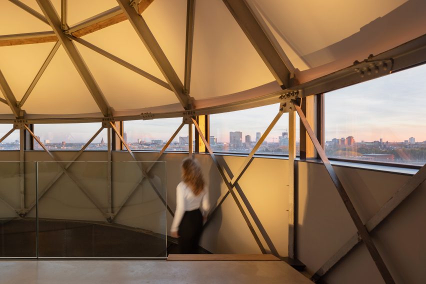 Amsterdamsestraatweg water tower renovation by Zecc Architecten