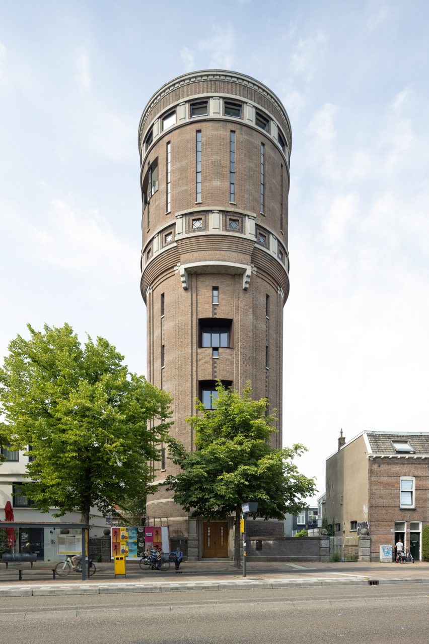 Amsterdamsestraatweg water tower renovation by Zecc Architecten