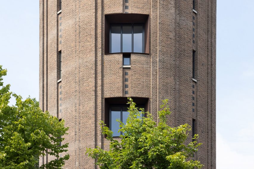 Amsterdamsestraatweg water tower renovation by Zecc Architecten