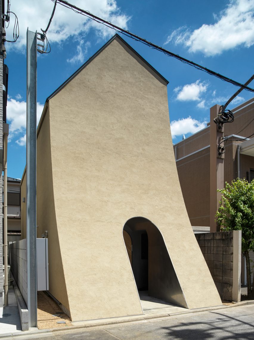 Exterior of A Japanese Manga Artist's House by Tan Yamanouchi & AWGL