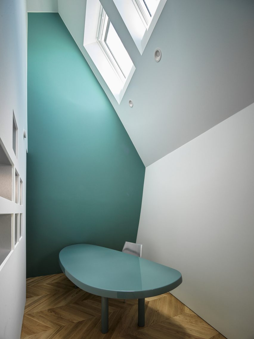 Interior of A Japanese Manga Artist's House by Tan Yamanouchi & AWGL