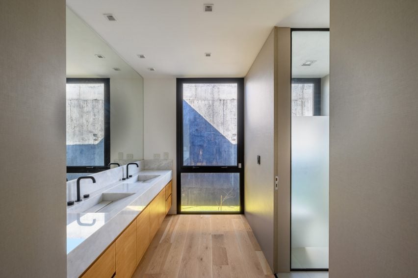 Interior of the Black House by AR Arquitectos