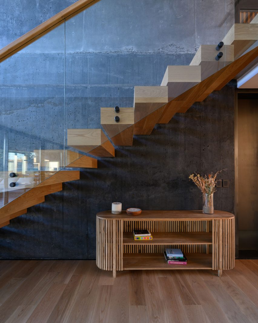 Interior of the Black House by AR Arquitectos