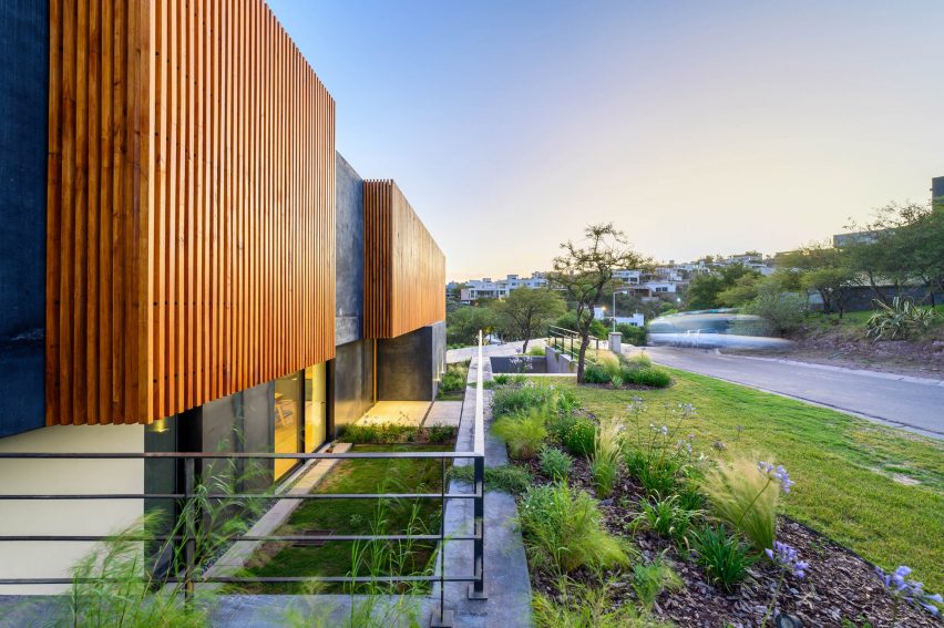 Exterior of the Black House by AR Arquitectos