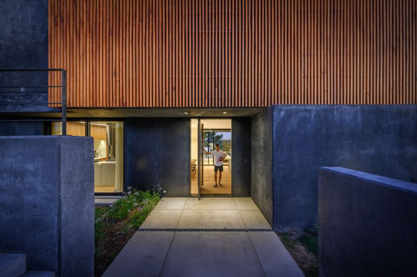 Exterior of the Black House by AR Arquitectos