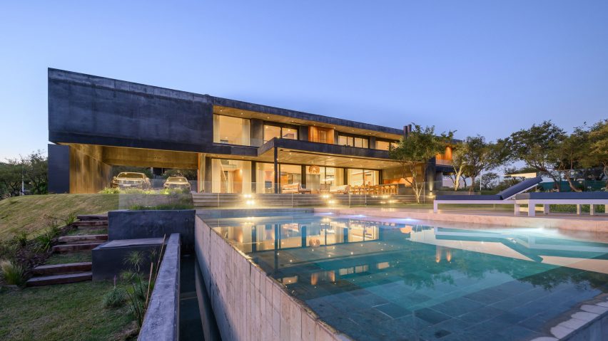 Exterior of the Black House by AR Arquitectos