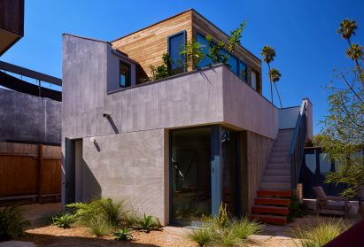 Guesthouse with terrace on top