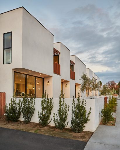 Rectilinear co-housing complex in Los Angeles