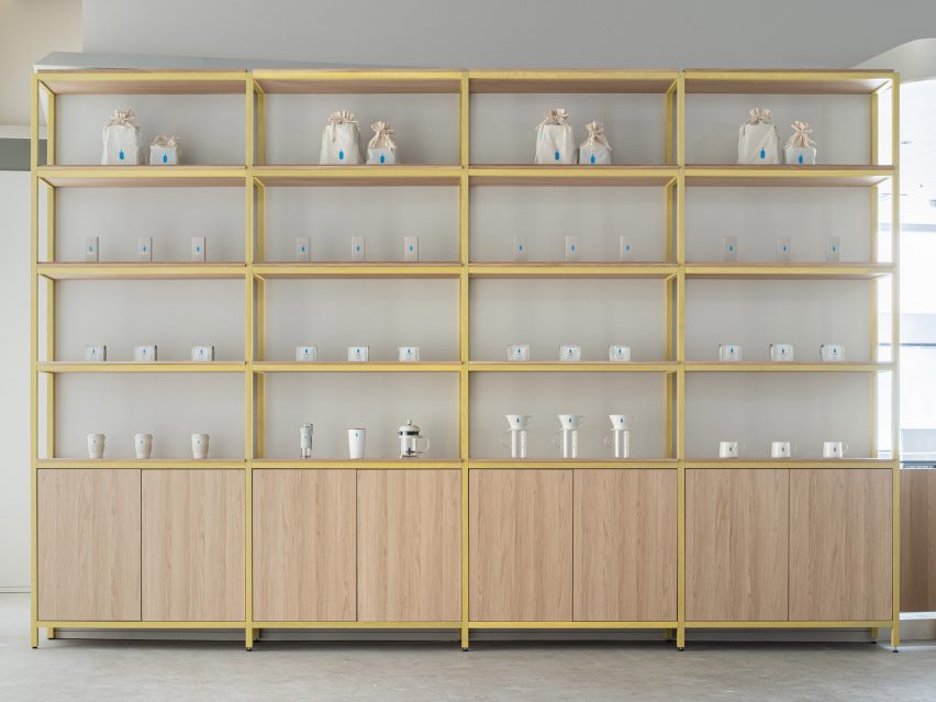 Blue Bottle Coffee shop in Hankyu store, Kobe, by Keiji Ashizawa