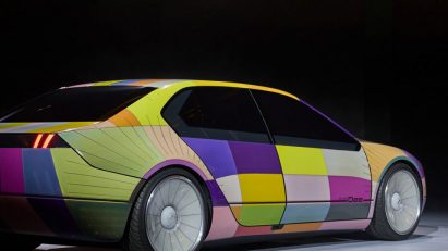 Colour-changing car by BMW