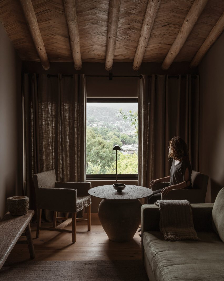 Snug, Casa Tres Árboles in Valle de Bravo by Direccion
