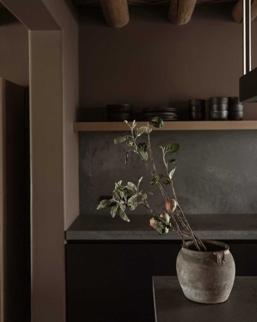 Kitchen, Casa Tres Árboles in Valle de Bravo by Direccion